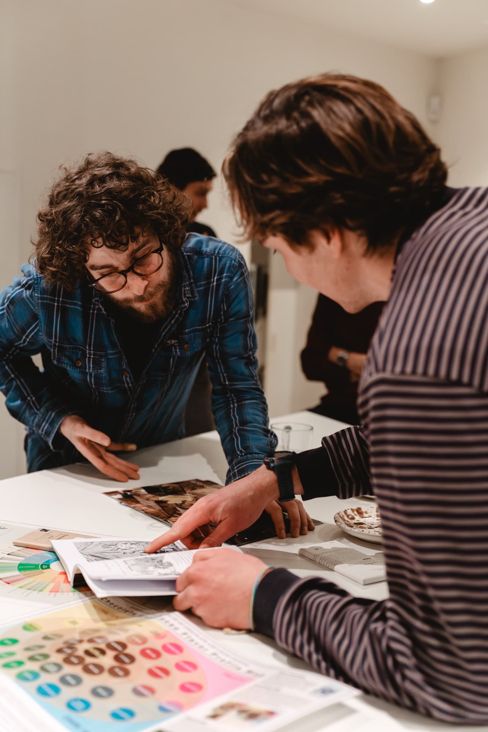 Felipe in an advisory session with a craft chocolate stockist
